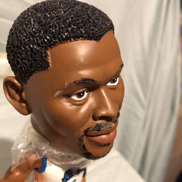 Patrick Ewing Bobble Head Collector Edition - Picture 4 of 9